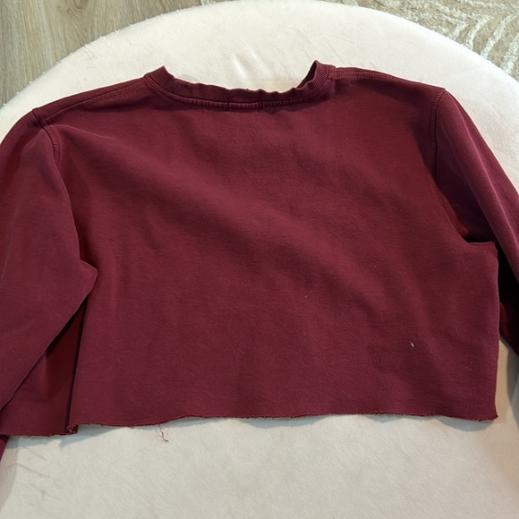 Red Pull Over - Picture 4 of 4